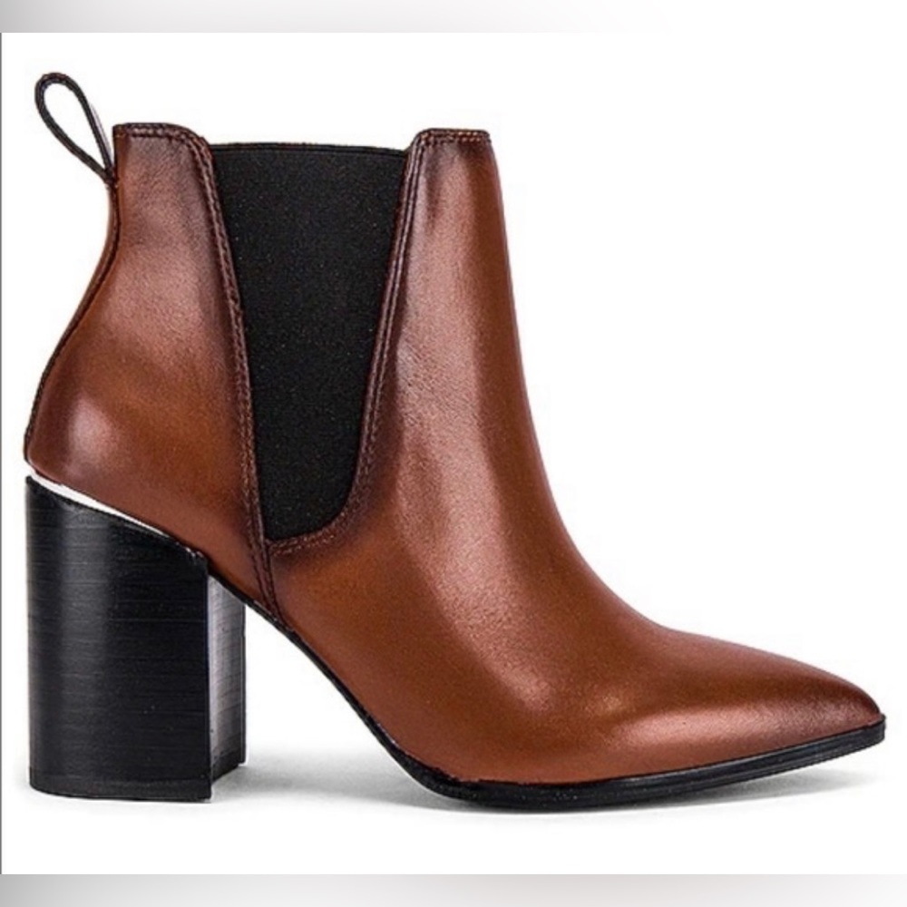 Steve Madden Ankle boots size 10.